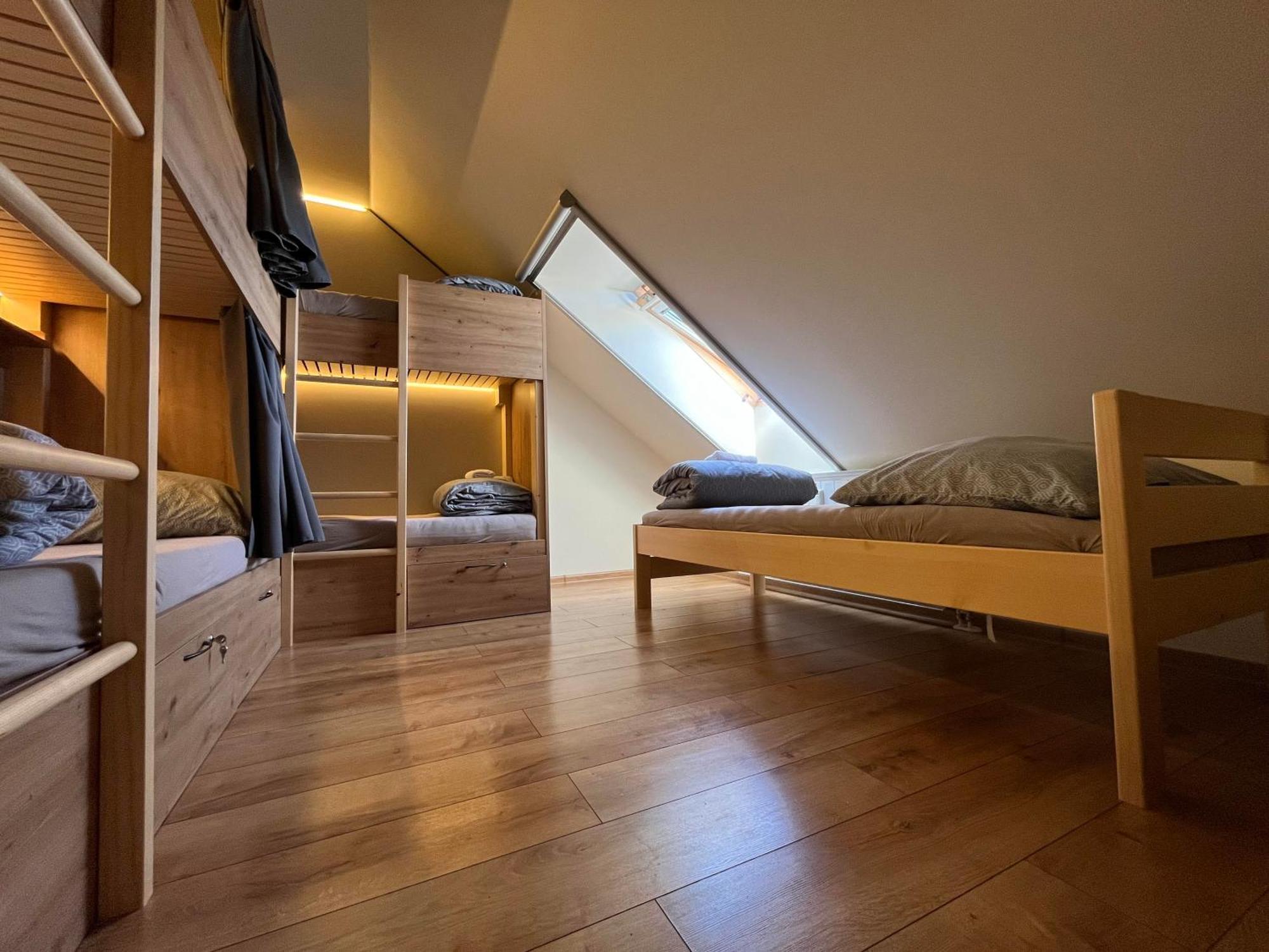 Sherpa'S Hostel High Tatras Štrbské Pleso Екстериор снимка