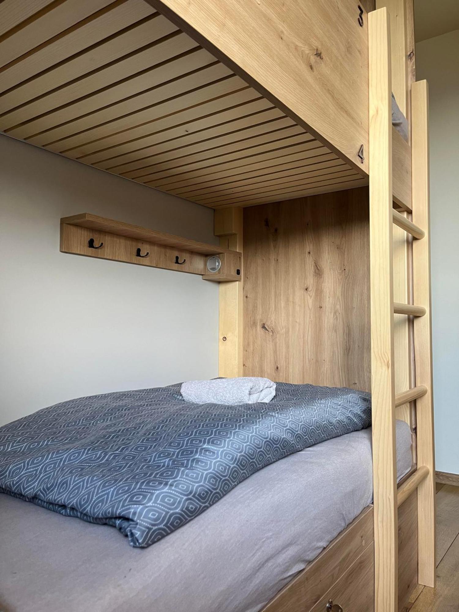 Sherpa'S Hostel High Tatras Štrbské Pleso Екстериор снимка