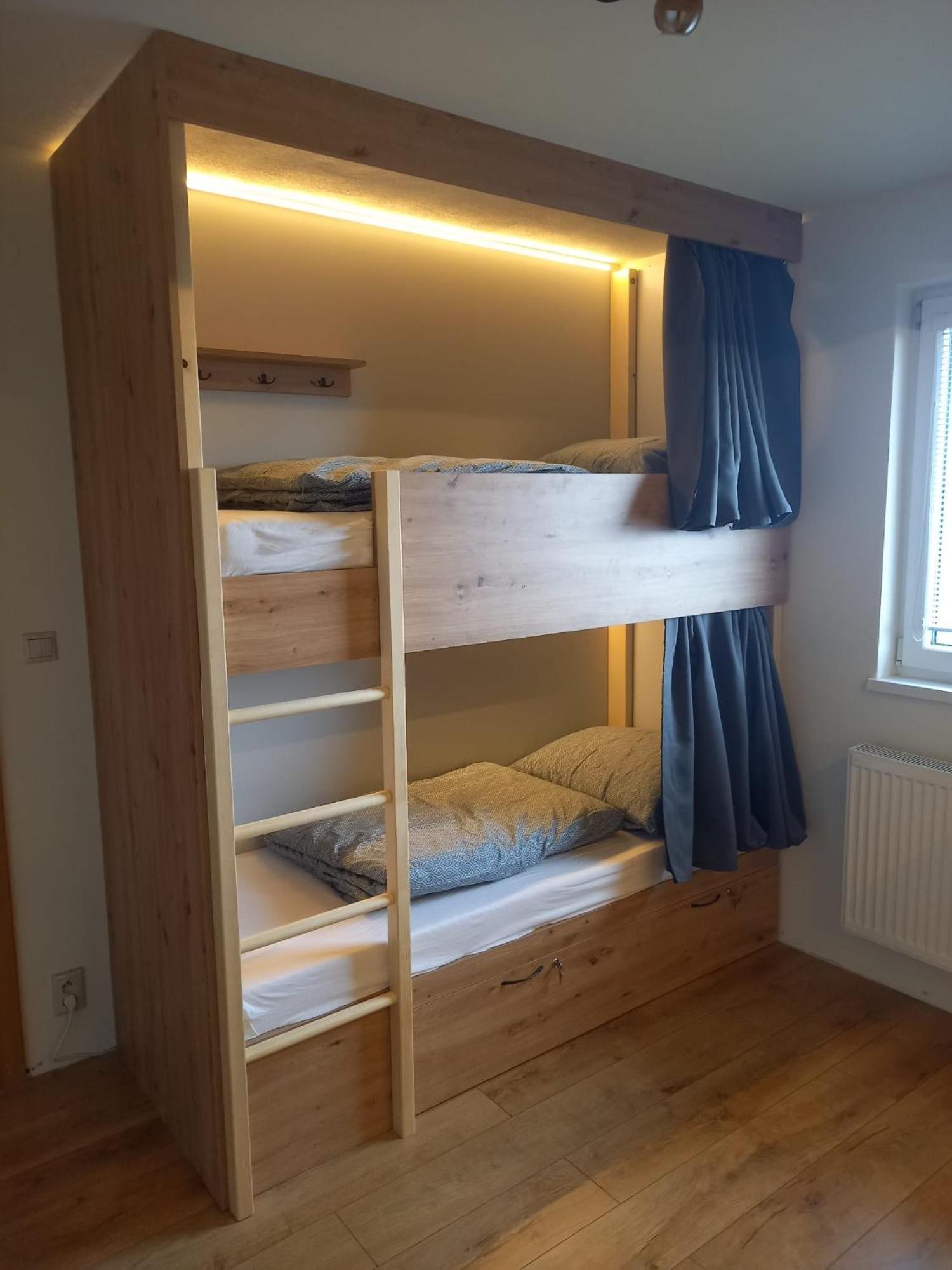 Sherpa'S Hostel High Tatras Štrbské Pleso Екстериор снимка